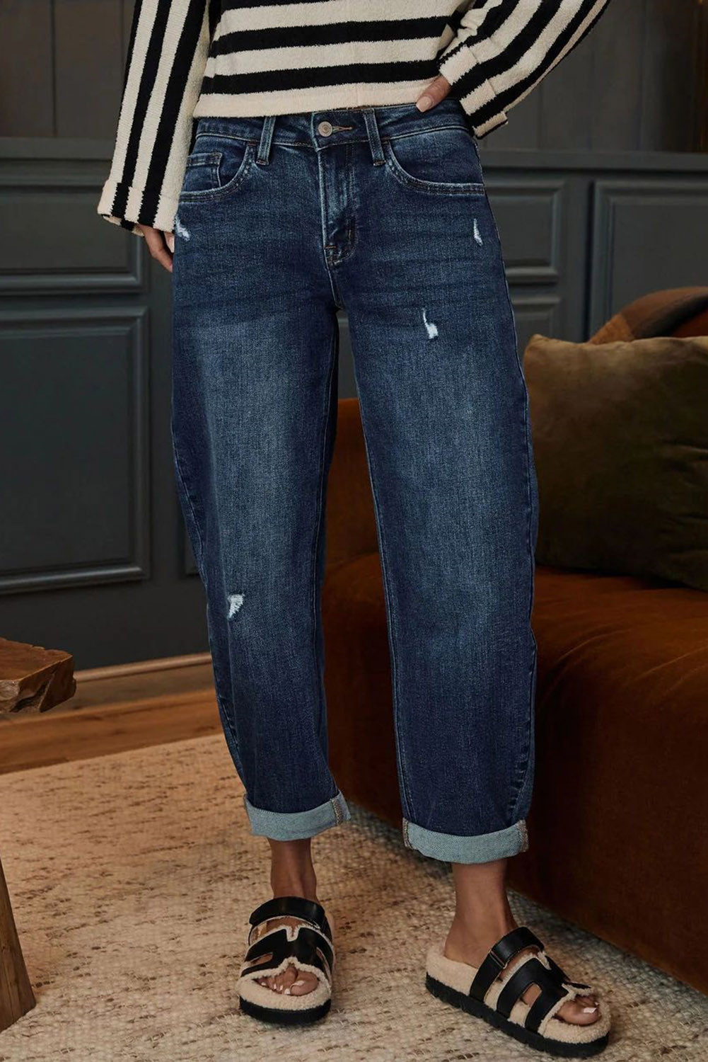 Bluing Tawnie Distressed Barrel Jeans